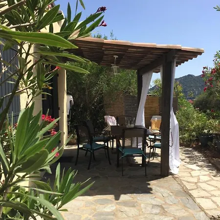 Mini Sur La Baie De Santa Giulia Tatil Evi *